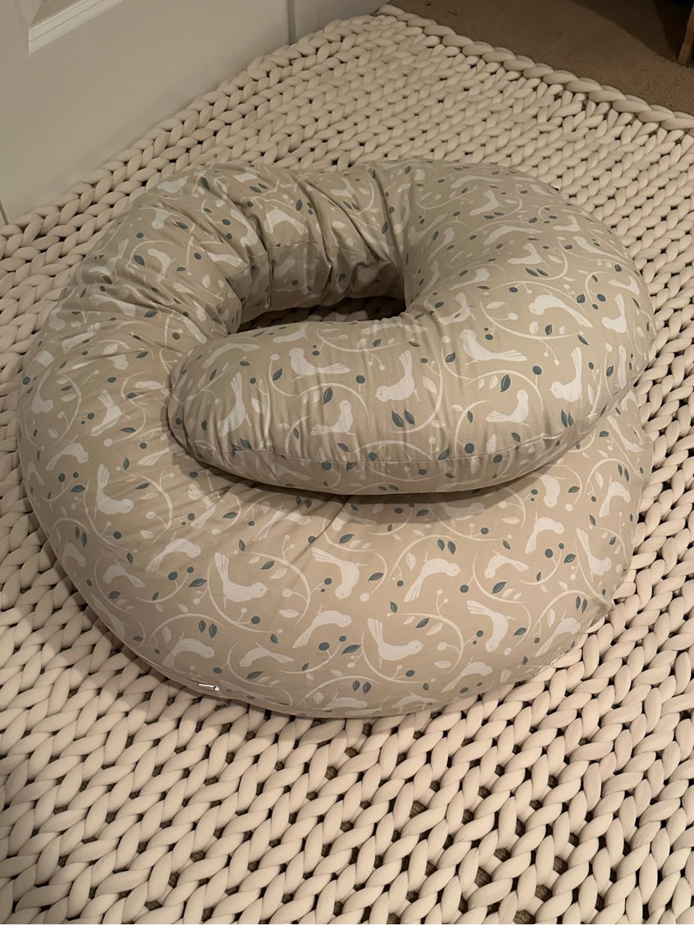 Snoogle Pregnancy Pillow with Machine Washable Pillow Case in Cute Bird-Print 🕊️
